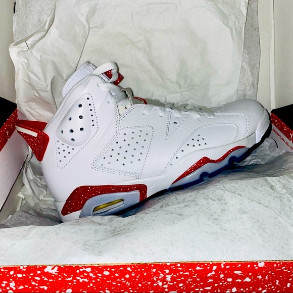 AIR JORDON RETRO 6 RED OREO - Picture 1 of 8